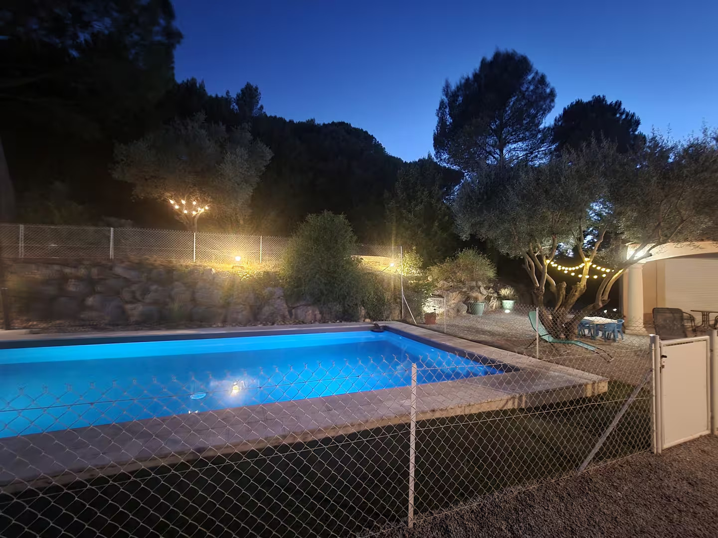 Piscine illuminée